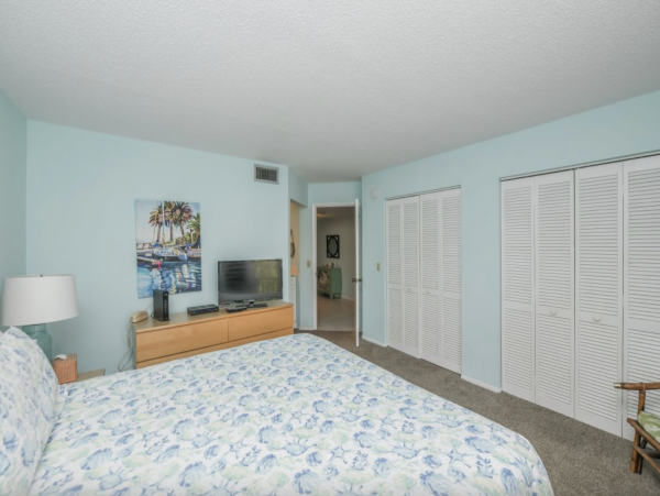 Direct Gulf Front 2 Bedroom vacation  Condo on Anna Maria